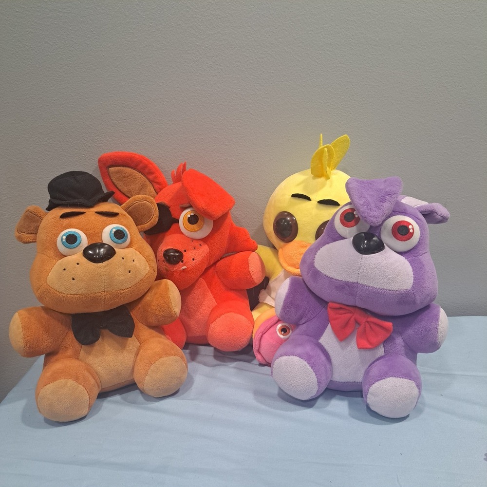 Five Nights at Freddys Plush Bundle Freddy Foxy Chica Bonnie Toy Lot FNAF Gamer